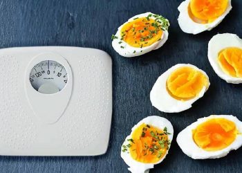 1 quả trứng gà bao nhiêu calo? Ăn nhiều trứng gà có tốt, có giảm cân không?